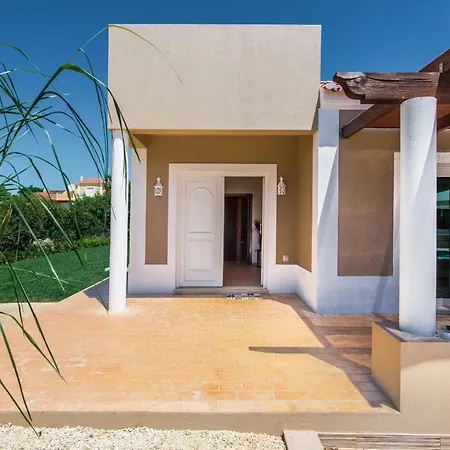 Villa Green Villa
